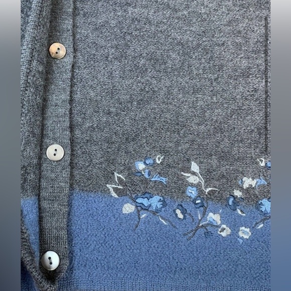 Vintage Pendleton Cardigan Women’s XL  Wool Gray Blue Floral Embroidery Boxy - Picture 6 of 6